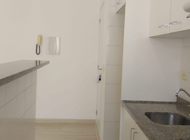 Apartamento 02 dormitórios com estacionamento  no bairro Lindoia