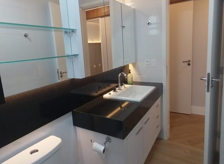 Apartamento para alugar possuí 86,10 M² com 02 dormitórios no Água Verde, Curitiba/PR