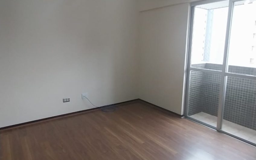 Apartamento para alugar possuí 52,80 M² com 01 dormitório no Centro de Curitiba/PR