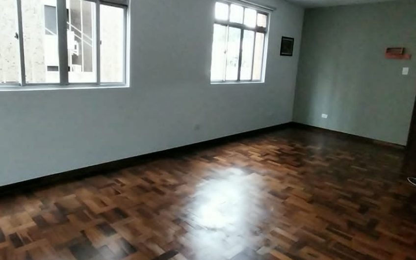 Apartamento para alugar possuí 105,80 M² com 3 dormitório no Cabral, Curitiba/PR