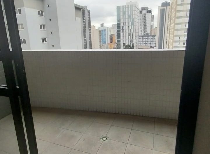 APARTAMENTO PARA ALUGAR POSSUÍ 164,00 m² COM 03 DORMITÓRIOS NO CENTRO, CURITIBA/PR